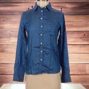 NWOT Tradlands 100% lightweight lyocell denim riding shirt.